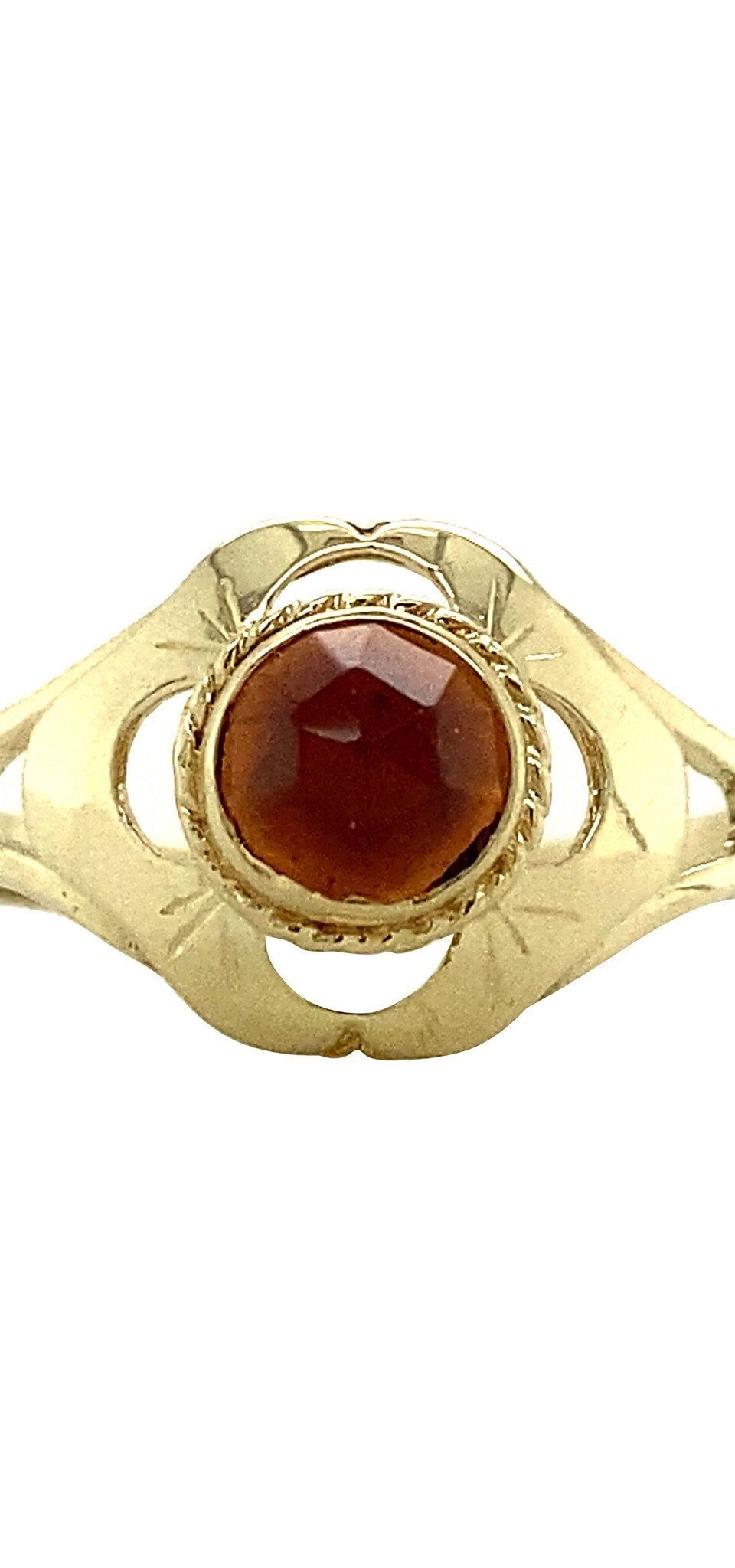 Vintage 14K Gold Ring with Garnet